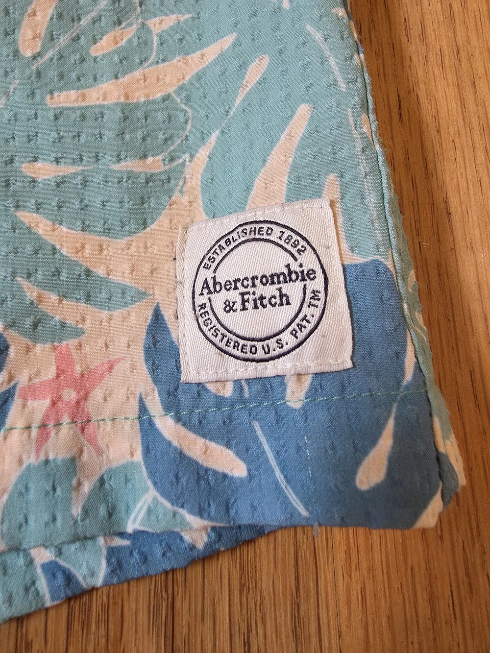 Abercrombie & Fitch Light Blue and Navy Tropical Print Shorts Kids Size 15/16